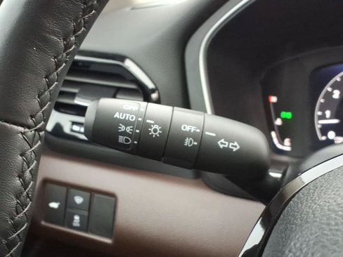 Certified 2025 Honda Pilot Elite image 32