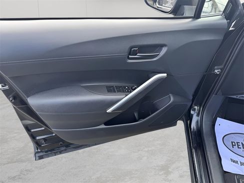 Used 2023 Toyota Corolla Cross LE image 14