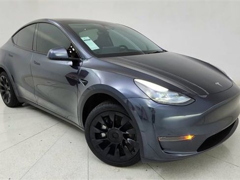 Used 2025 Tesla Model Y Long Range image 86