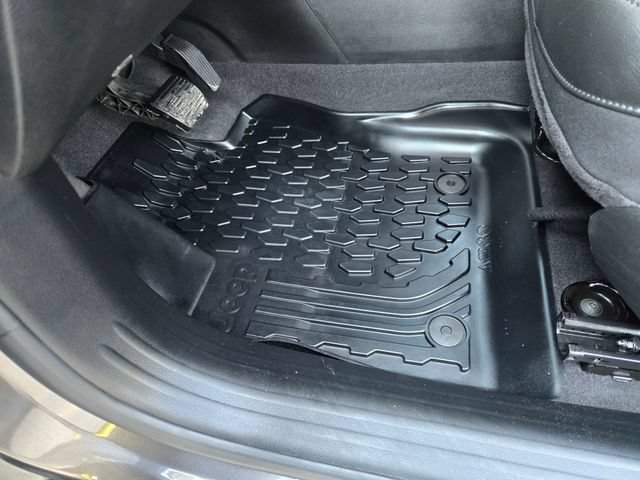 Used 2023 Jeep Compass Limited w/ Elite Group AWD/4WD image 13