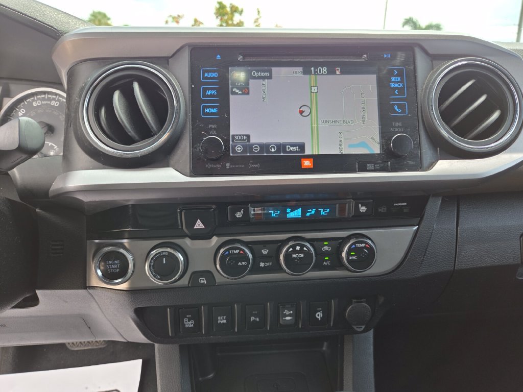 Used 2016 Toyota Tacoma Limited w/ Towing Package AWD/4WD image 31