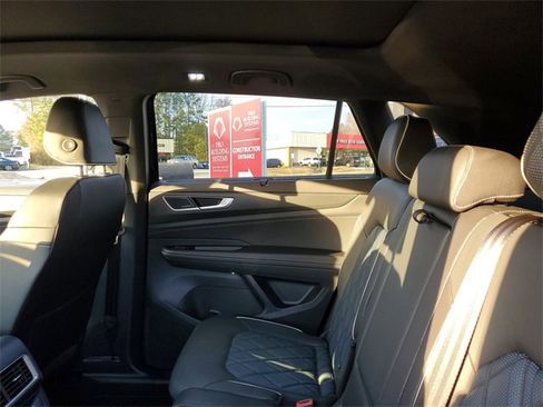 Certified 2025 Volkswagen Atlas Cross Sport SEL Premium R-Line image 10