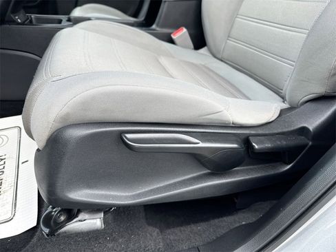 Used 2021 Honda CR-V LX image 12