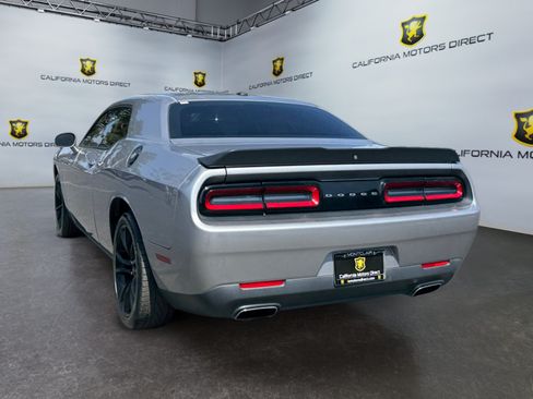 Used 2018 Dodge Challenger SXT w/ Blacktop Package RWD image 3