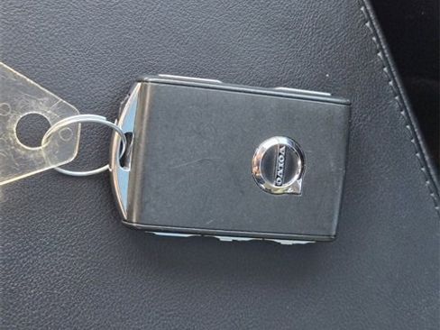 Certified 2023 Volvo XC90 B6 Plus image 24