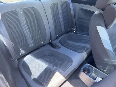 Used 2012 Volkswagen Beetle 2.0T image 7