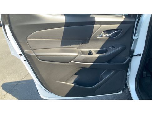 Used 2021 Chevrolet Traverse LT w/ LPO, Floor Liner Package AWD/4WD image 17