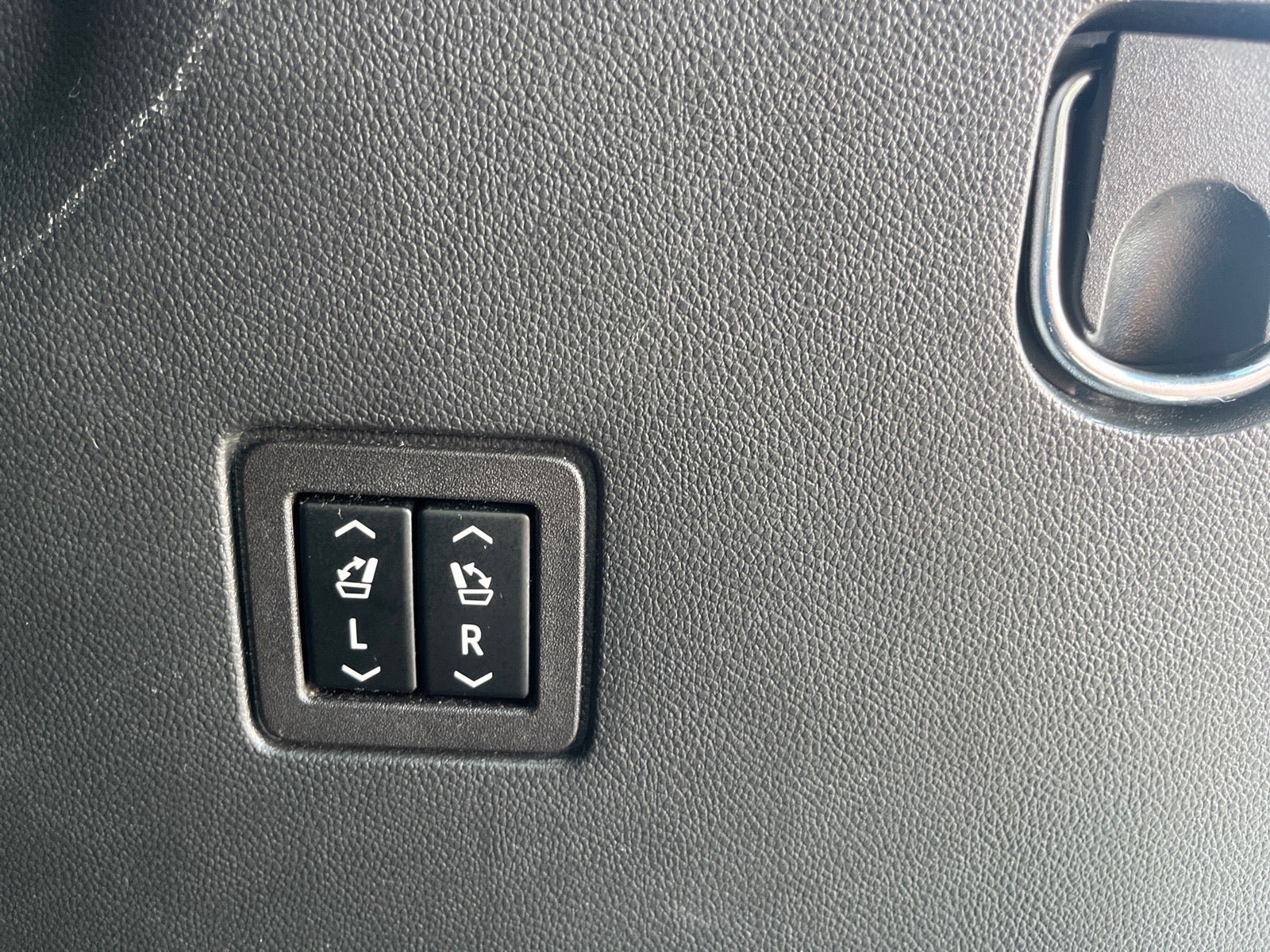 Used 2023 Chevrolet Traverse High Country AWD/4WD image 24