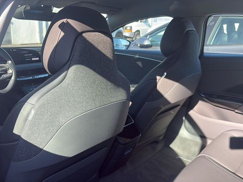 Used 2025 Lucid Air Touring AWD/4WD image 30
