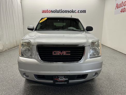 Used 2011 GMC Yukon SLE image 2
