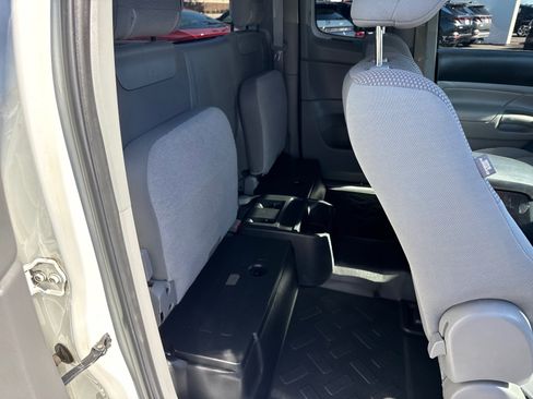 Used 2013 Toyota Tacoma 2WD Access Cab image 15