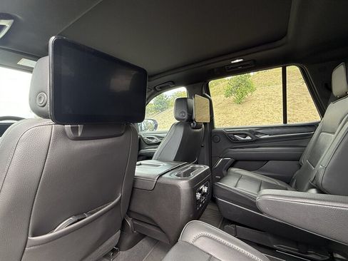 Used 2023 GMC Yukon Denali AWD/4WD image 16