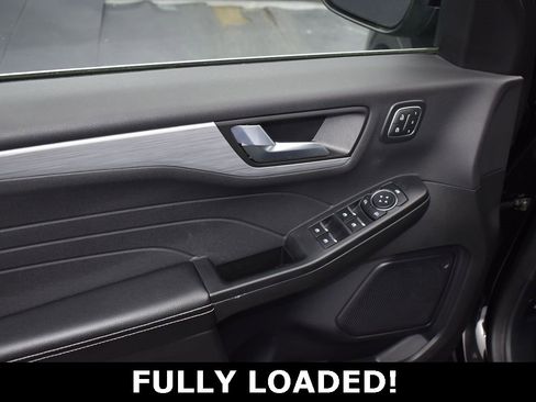 Used 2024 Ford Escape Platinum image 6