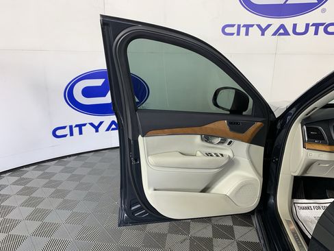 Used 2021 Volvo XC90 T5 Momentum w/ Protection Package FWD image 14