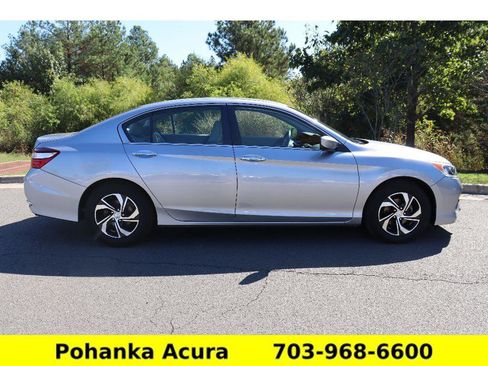 Used 2017 Honda Accord LX image 8
