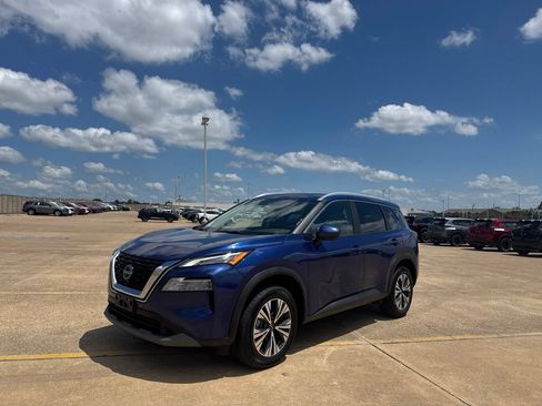 Certified 2023 Nissan Rogue SV w/ SV Premium B Package FWD image 9