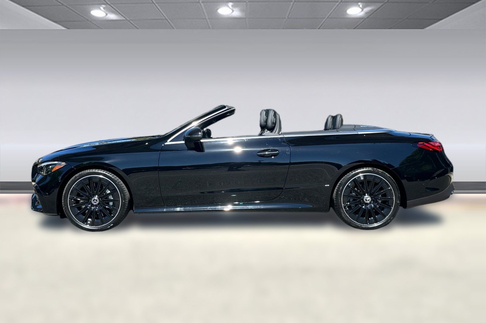 New 2026 Mercedes-Benz CLE 450 4MATIC Cabriolet image 2
