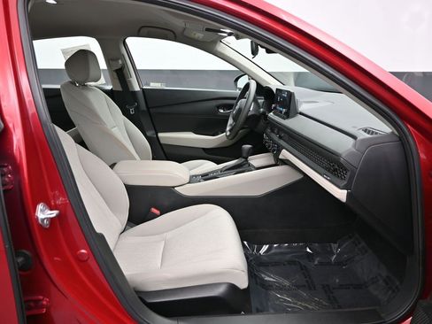 Certified 2023 Honda Accord LX image 39