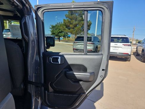 Used 2021 Jeep Wrangler Unlimited Sport AWD/4WD image 14