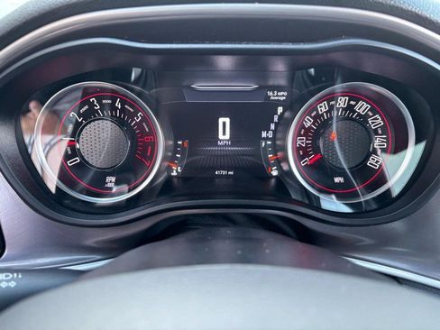 Used 2022 Dodge Challenger R/T RWD image 21