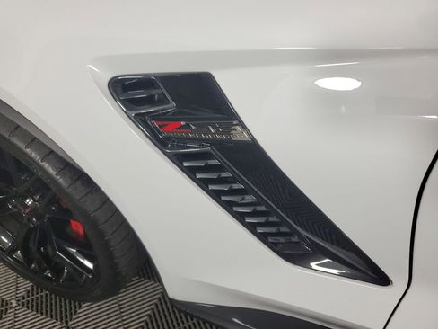 Used 2019 Chevrolet Corvette Z06 image 12