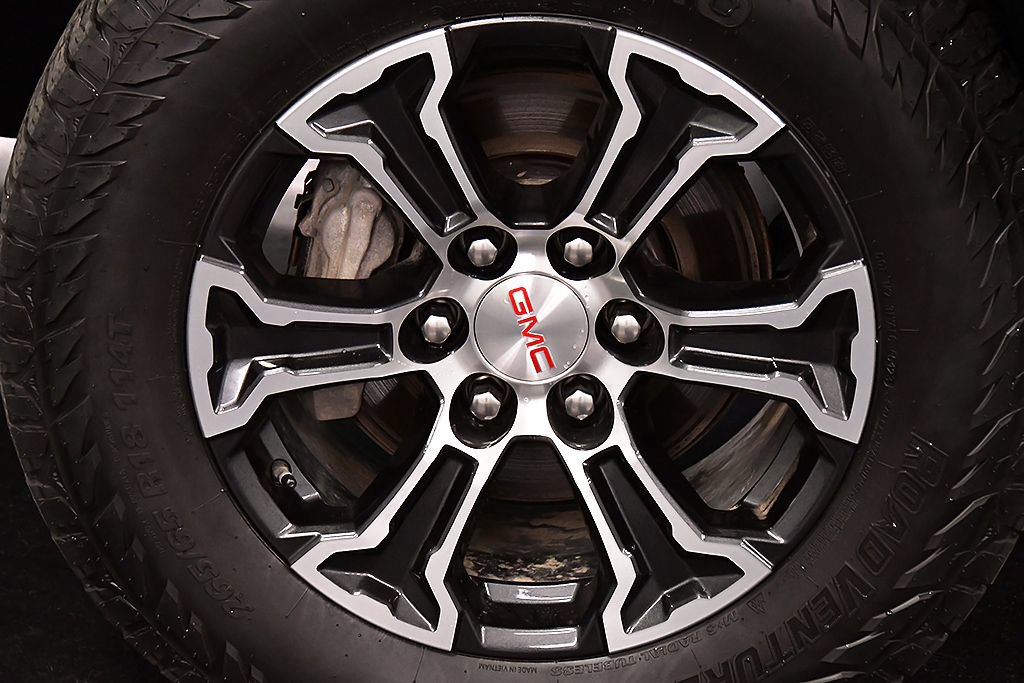 Used 2024 GMC Canyon AT4 AWD/4WD image 9