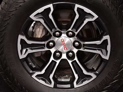 Used 2024 GMC Canyon AT4 AWD/4WD image 9