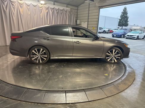 Used 2022 Nissan Altima 2.5 SR image 4