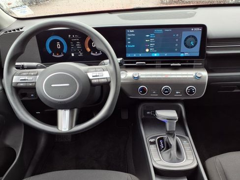 Used 2024 Hyundai Kona SE image 13