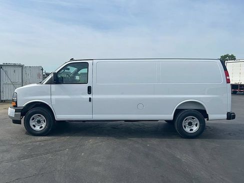 New 2025 Chevrolet Express 3500 Extended w/ Driver Convenience Package RWD image 10