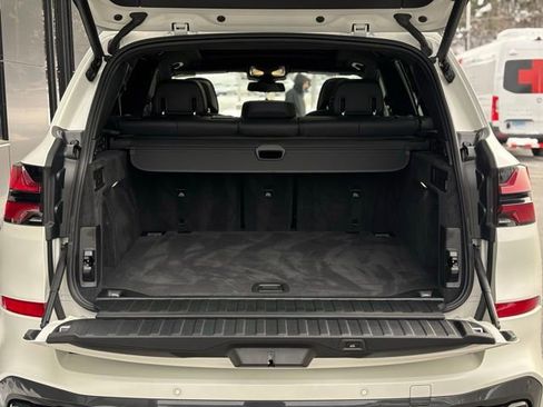 Used 2025 BMW X5 M60i w/ Executive Package image 67