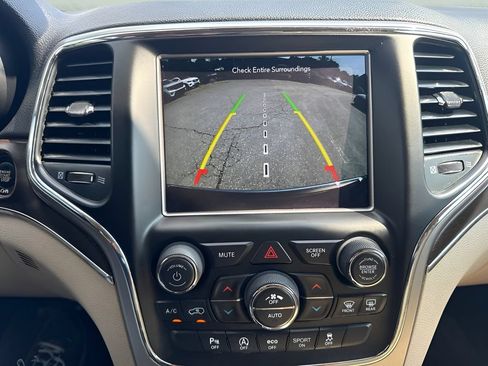 Used 2018 Jeep Grand Cherokee Limited AWD/4WD image 11