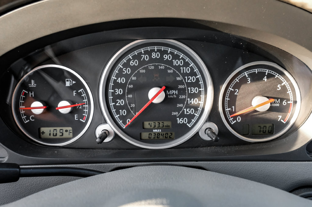 Used 2006 Chrysler Crossfire Limited RWD image 14