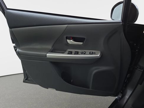 Used 2014 Toyota Prius V Three FWD image 27