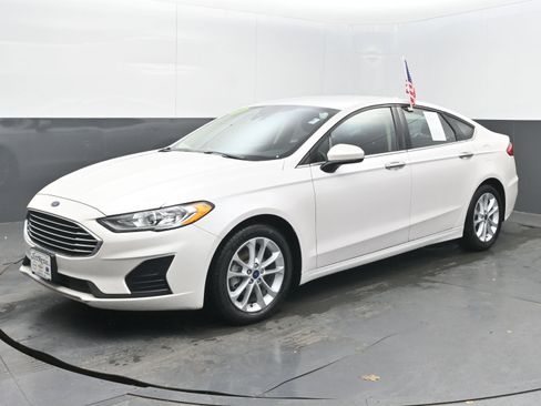 Used 2019 Ford Fusion SE image 5