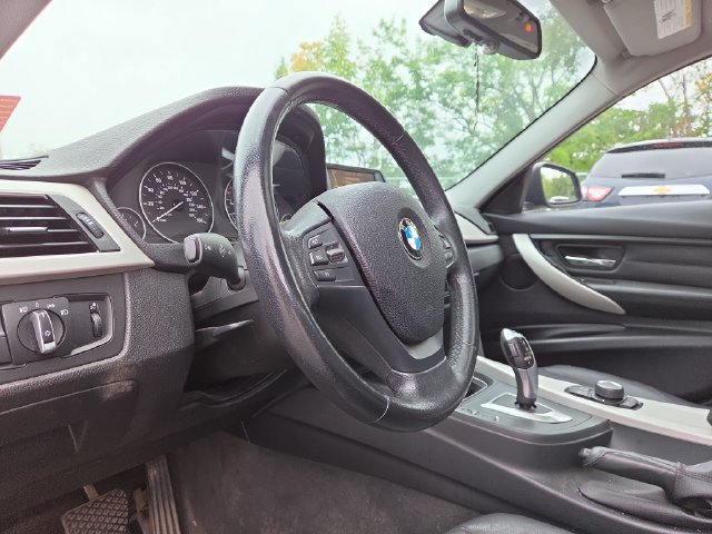 Used 2014 BMW 320i Sedan RWD image 22