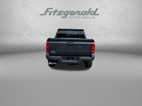 Used 2025 Toyota Tacoma SR5 AWD/4WD image 7