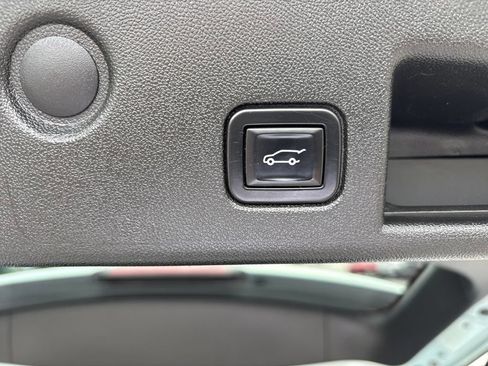 Used 2022 Chevrolet Equinox LT AWD/4WD image 17