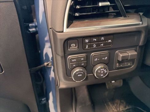 New 2026 Chevrolet Suburban Premier image 16