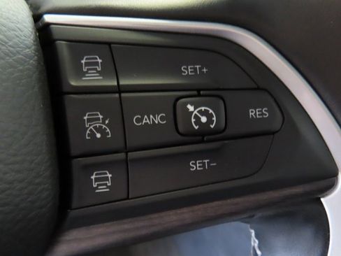 Used 2021 Jeep Grand Cherokee L Limited image 22