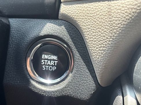 Used 2019 Toyota RAV4 XLE w/ Convenience Package FWD image 19