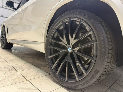 Used 2021 BMW X5 xDrive40i w/ M Sport Package AWD/4WD image 9