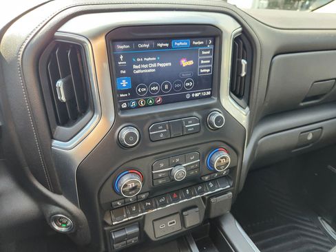 Used 2020 Chevrolet Silverado 2500 LTZ w/ LTZ Plus Package image 36