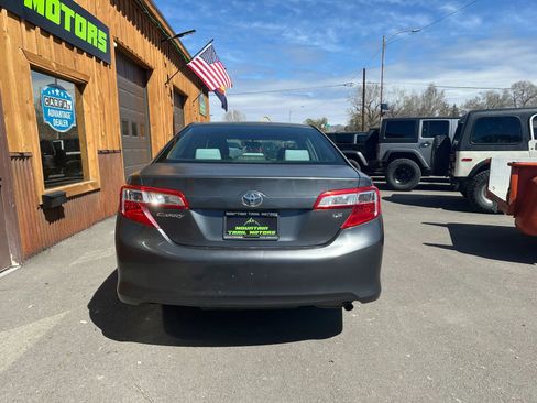 Used 2012 Toyota Camry LE image 5