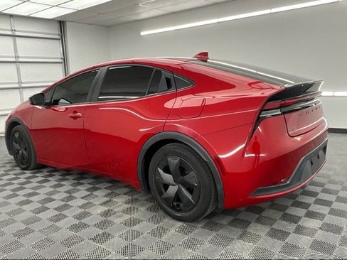 Used 2023 Toyota Prius LE image 19