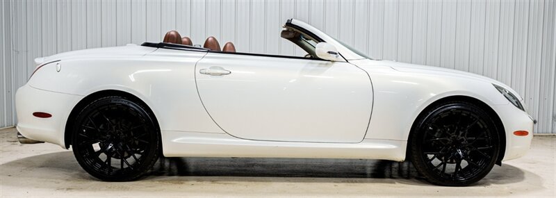 Used 2005 Lexus SC 430 Convertible RWD image 9
