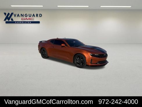 Used 2022 Chevrolet Camaro LT RWD image 2
