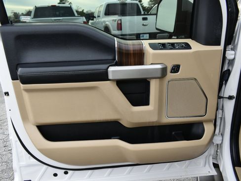 Used 2016 Ford F150 Lariat w/ Equipment Group 502A Luxury image 37