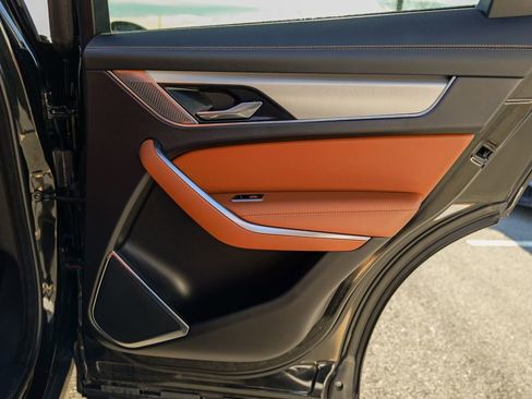 Used 2023 Jaguar F-PACE R-Dynamic S image 30