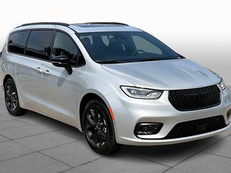 New 2026 Chrysler Pacifica Limited w/ S Appearance Package video 2
